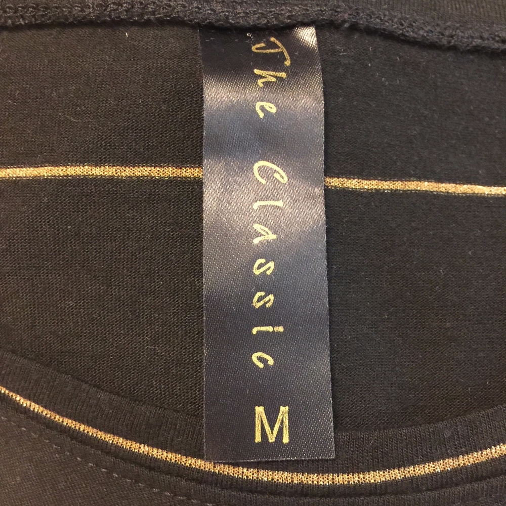 The Classic Blouse Letter "R" - Picture 7 of 7